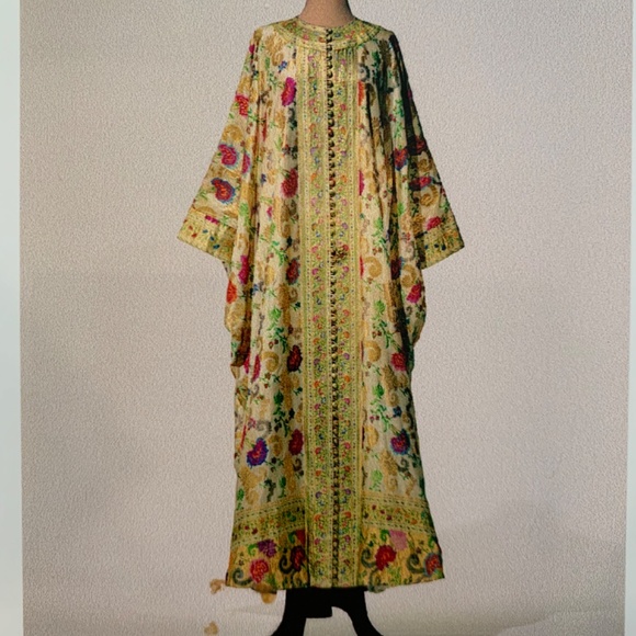 Angela Lansbury Academy Awards dress - Picture 3 of 6